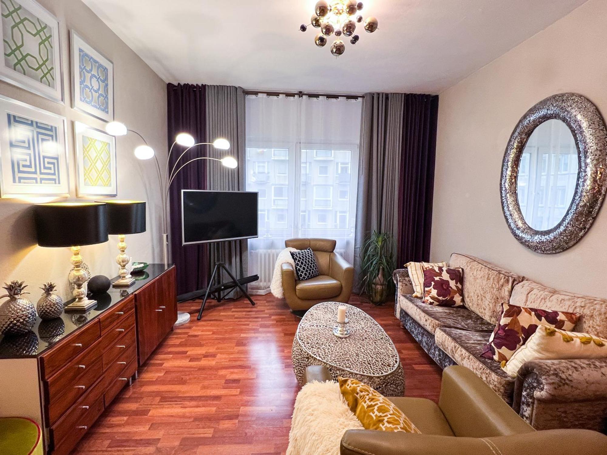 Big, Central And Charming Apartment On Schaafenstrasse 科隆 外观 照片